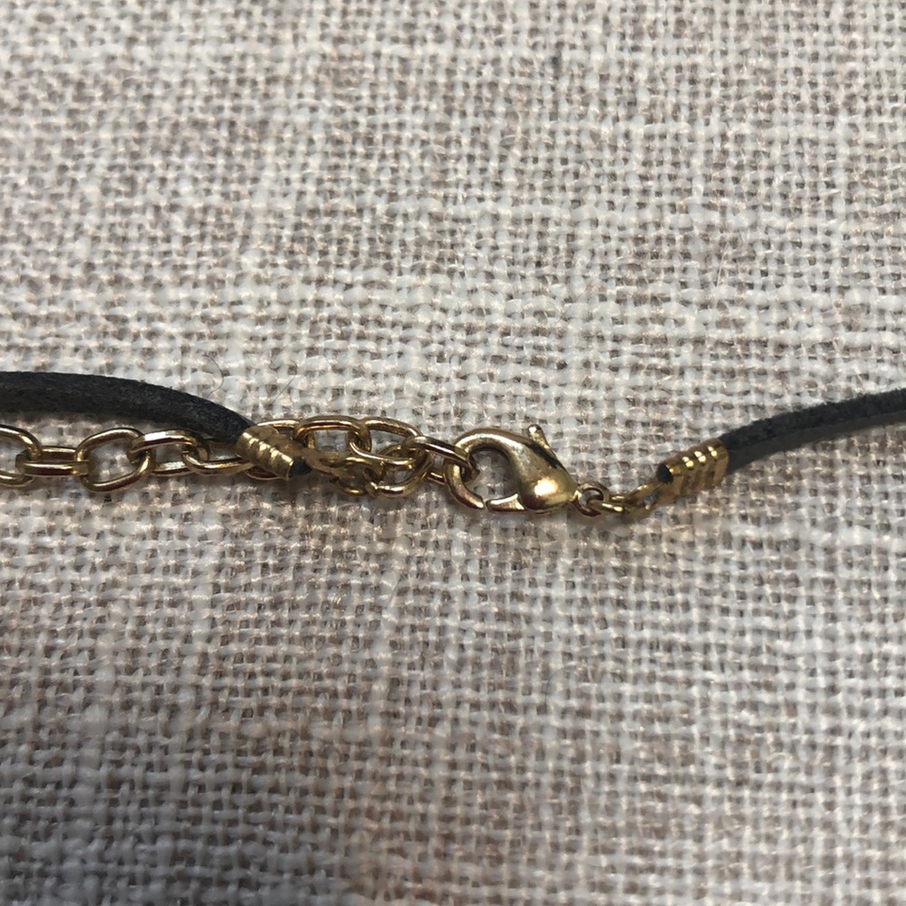 Suede and real pearl choker